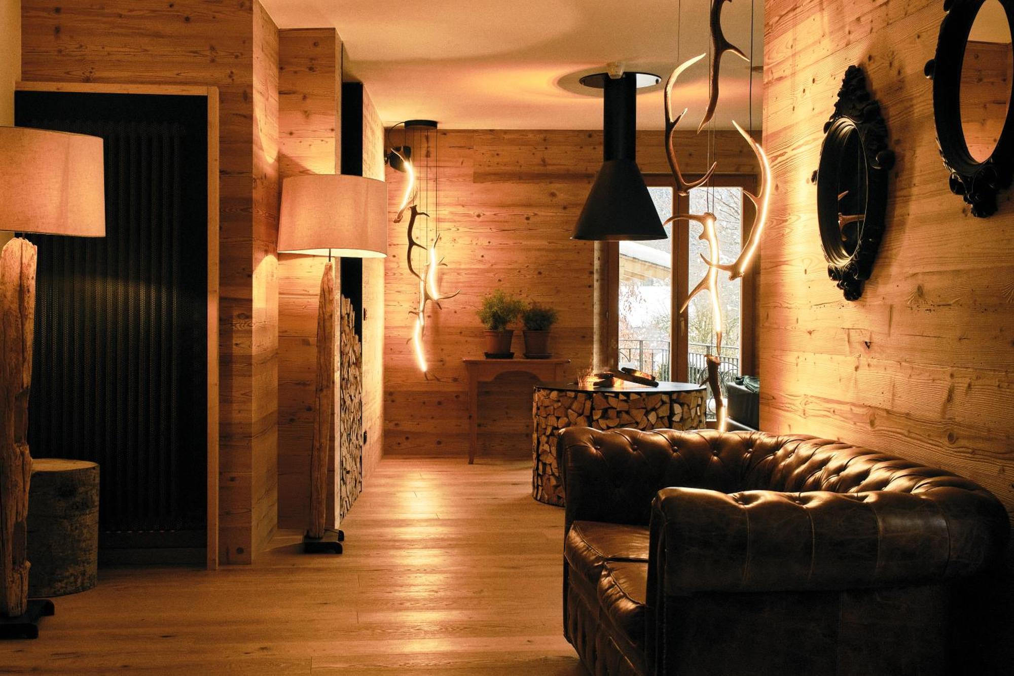 Boutique Hotel E Chalets Salvadori Mezzana  Exterior photo